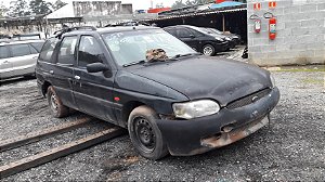 Sucata FORD ESCORT GL 1.8 16V 2002 4P Para Retirada de Peças